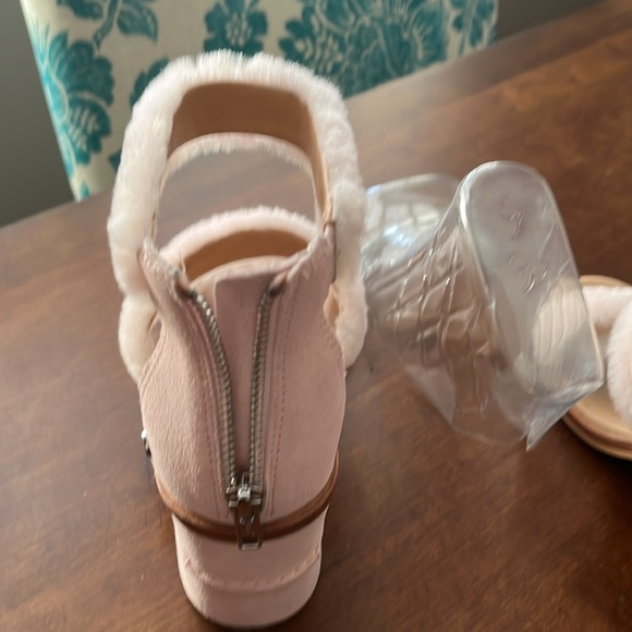 Ugg Del Rey Sheepskin Pink Fluff Block Heel Sandal Open Toe Ankle Strap Size 9.5 - Picture 9 of 12